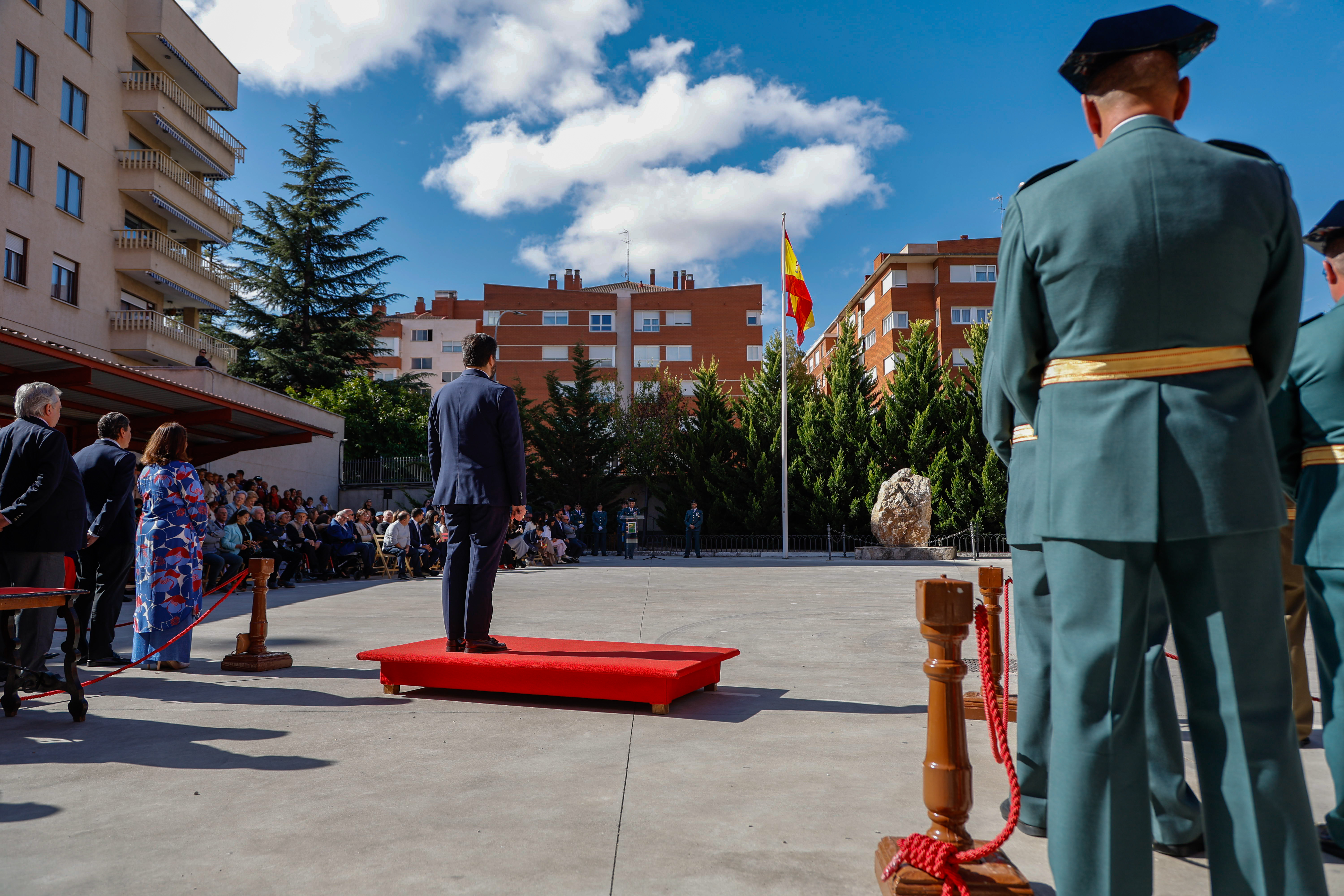 Acto institucional